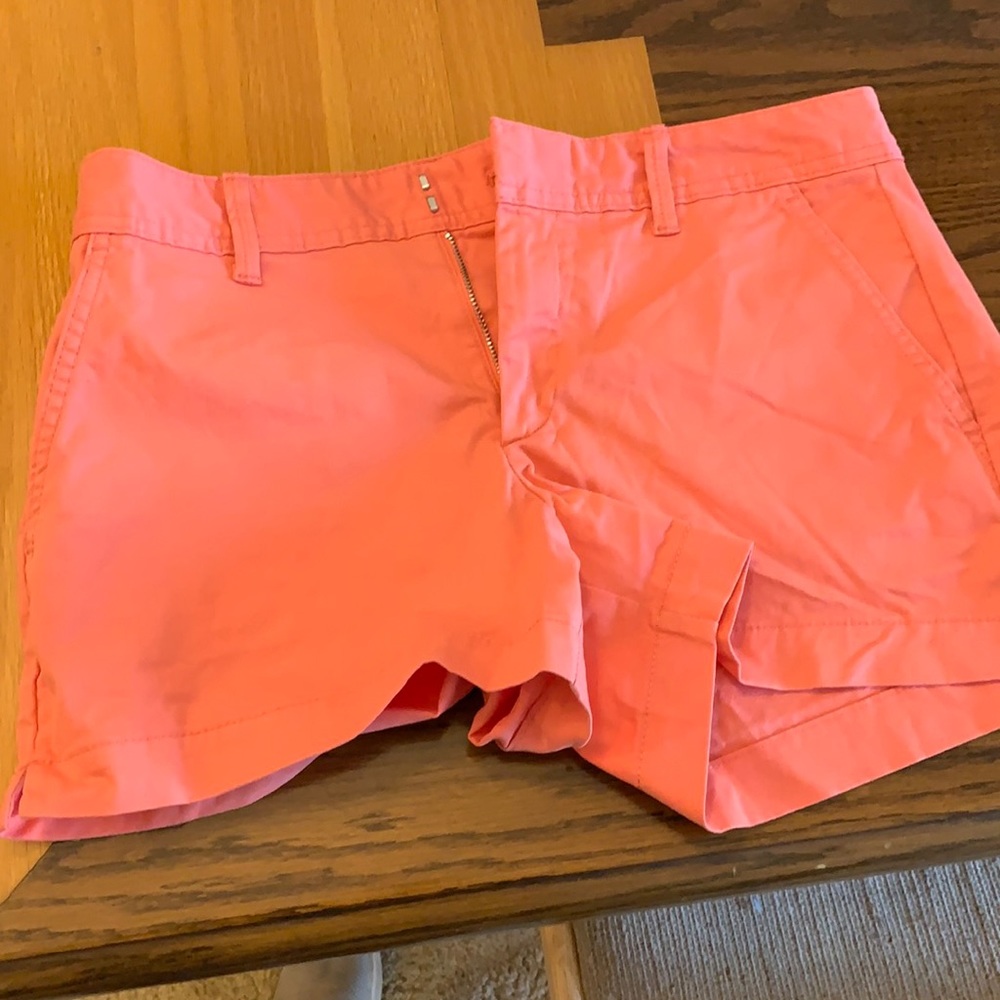 Gap women’s chino shorts